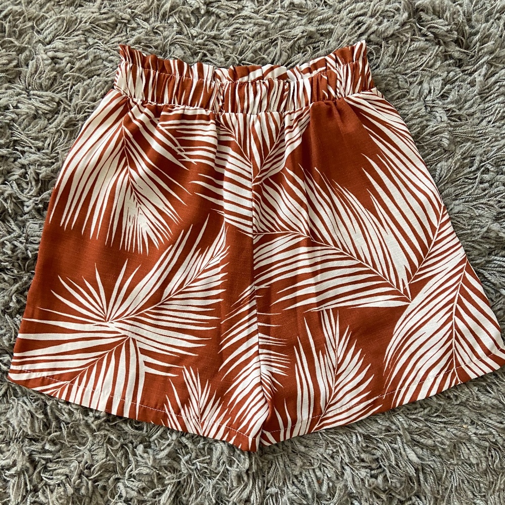 SHORTS - Picture 5 of 5